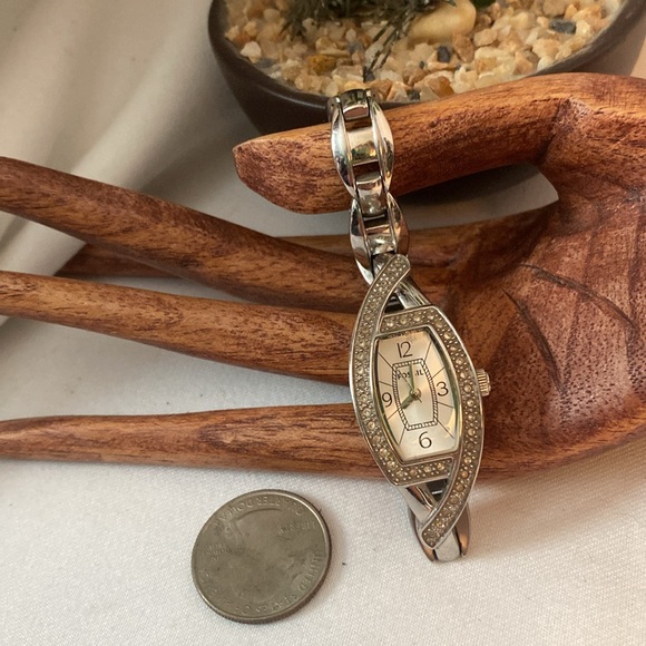 💕🦖Vintage Rhinestone Fossil Watch🦖💕 - Picture 4 of 8